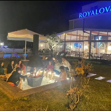 Royalova Чынарджык