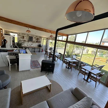 Отель Royalova *