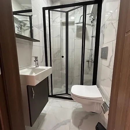 Royalova Отель Чынарджык