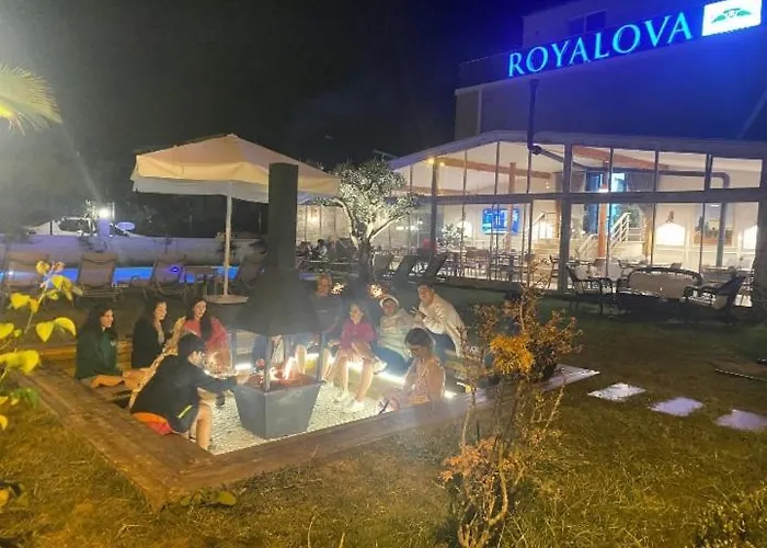 Royalova Çınarcık