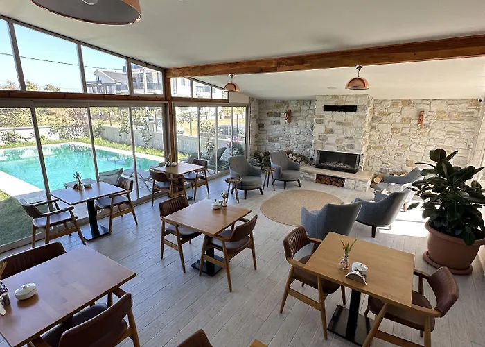 Royalova * Çınarcık